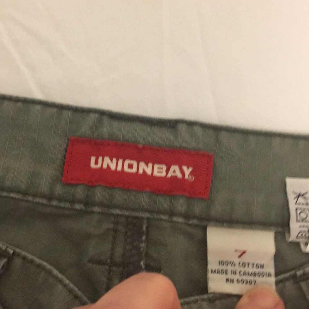 Shorts - Picture 2 of 5